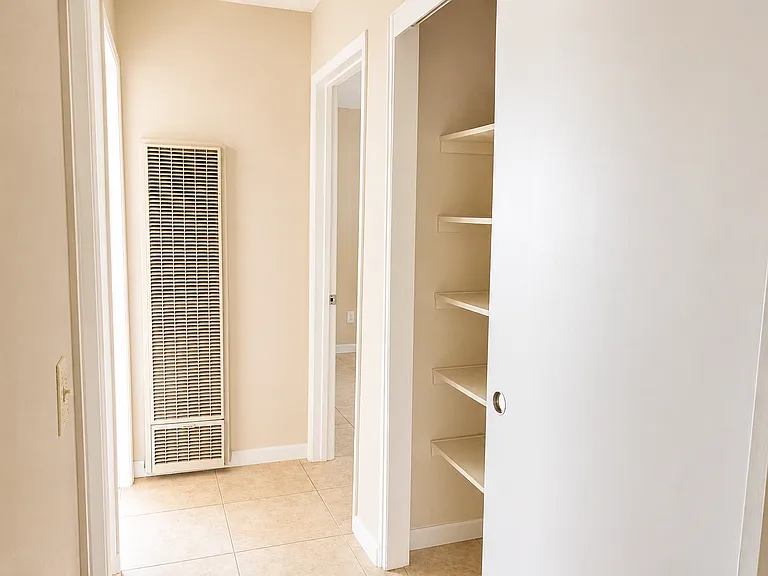 1829 Hornblend St #B — Photo 8
