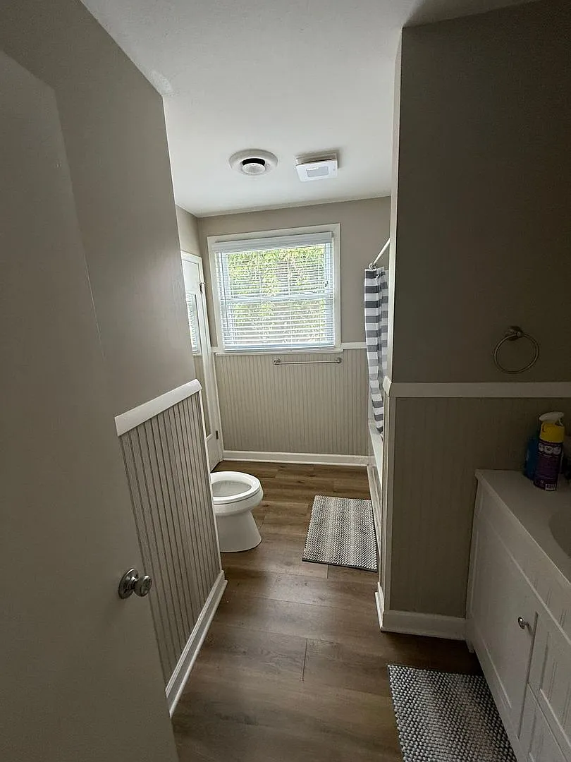 3 Bed/1.5 Bath Brick Home on 0.3 acres — Photo 4