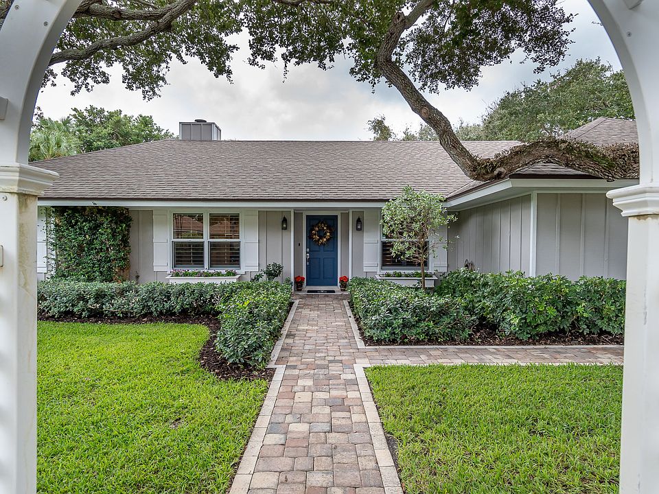 1st image of 1049 Poitras Dr