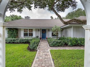 1049 Poitras Dr, Vero Beach, FL 32963