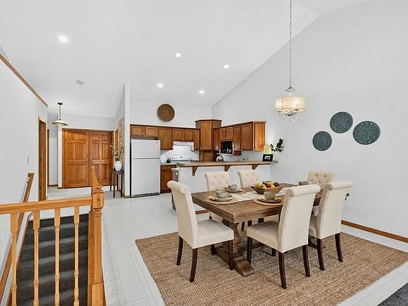 5th image of N262 Eastowne Ln