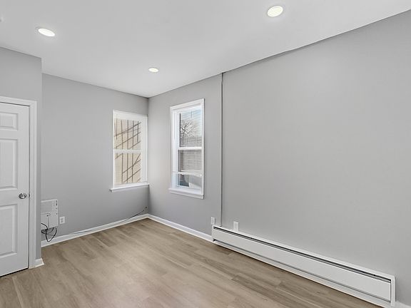3rd image of 972 McLean Ave