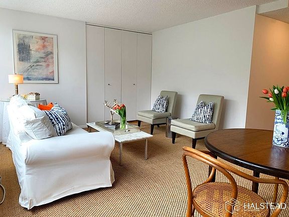 5th image of 353 E 72nd St APT 4D