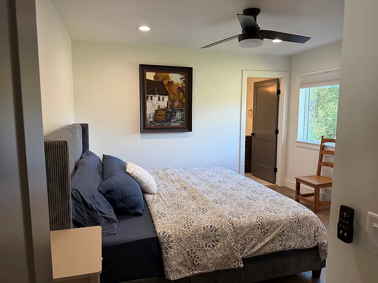 Upper level king bedroom with en-suite bathroom