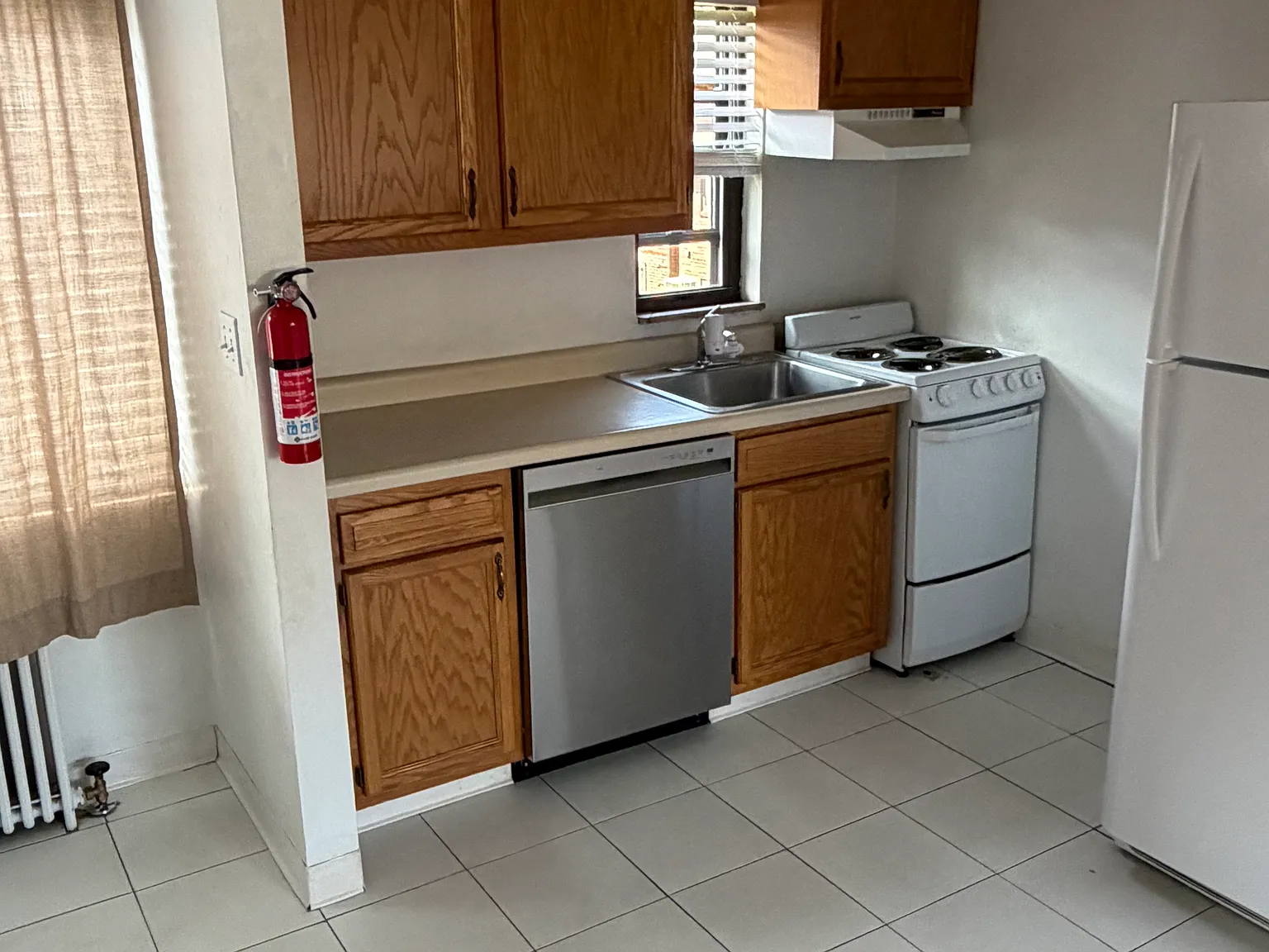 2 bed, $925 — Photo 2