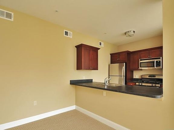 5th image of 447 Fairview Avenue Fairview 447 Fairview Avenue Fairv #102
