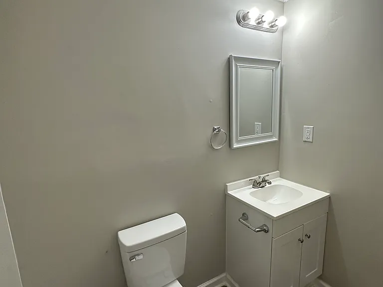 420 Airline Ave — Photo 9