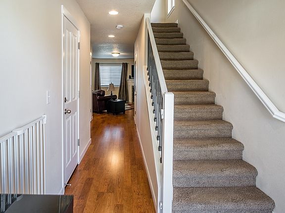 4th image of 7636 NE 62nd St