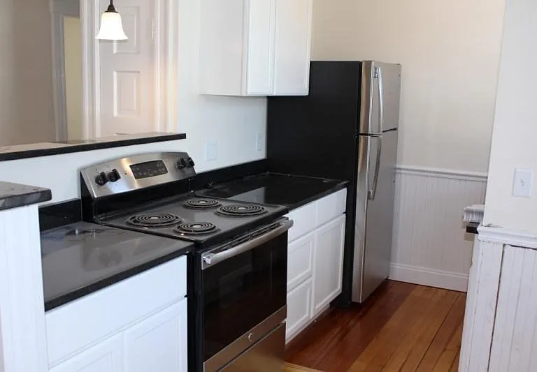 39-41 Cedar St #3 — Photo 4