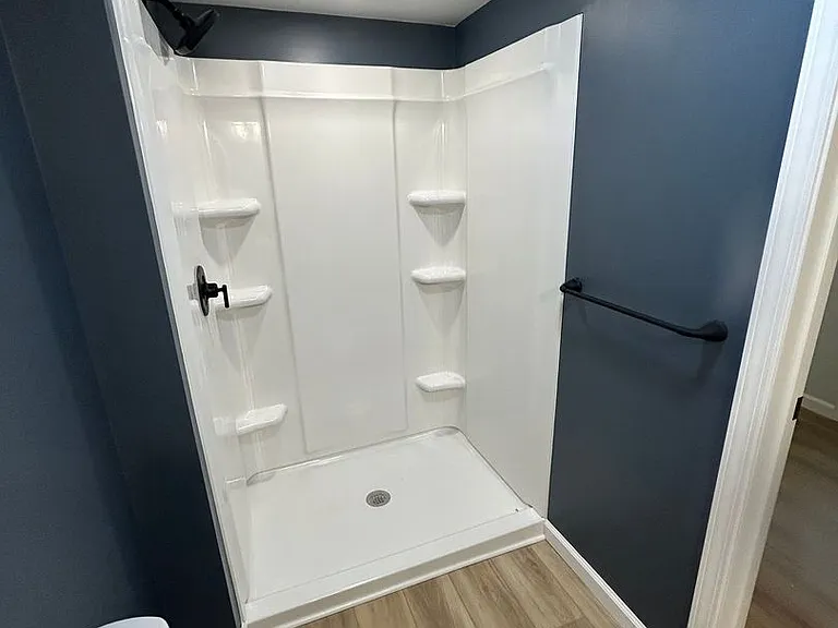 506 Crescent Boulevard Ext — Photo 48