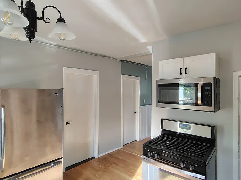 18 Scott Rd #2R — Photo 10