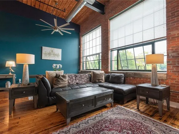 180 Allen St Unit 207, Woonsocket, RI 02895