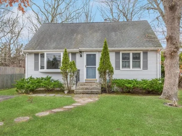 130 Meday Avenue, Mattituck, NY 11952