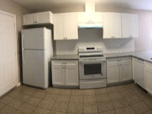 4th image of 3651 & 3653 Chestnut Dr #3651