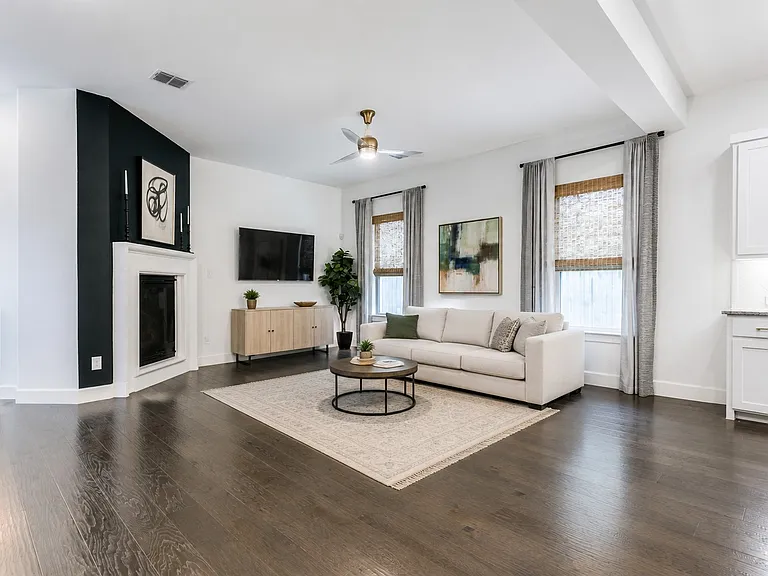 1258 Ocean Breeze Dr — Photo 3