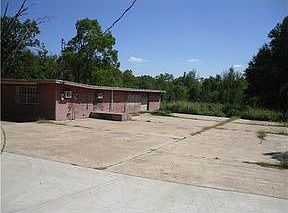 2nd image of 6517 W 70th St