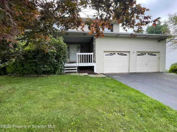 836 Laconia Cir, Clarks Summit, PA 18411