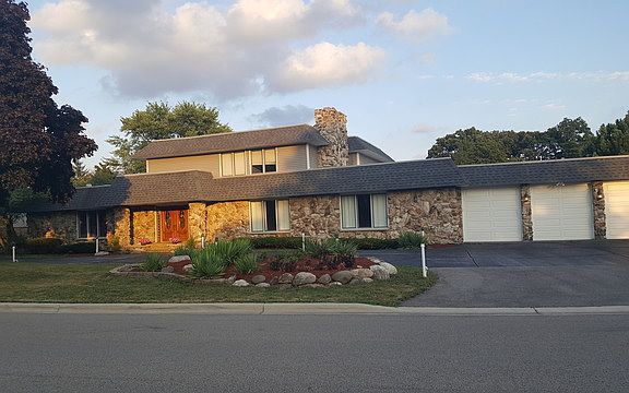 4th image of 155 Sherwood Dr