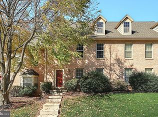 802 Skyview Dr, York, PA 17406