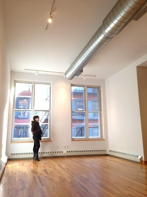 2nd image of 144 Mercer St