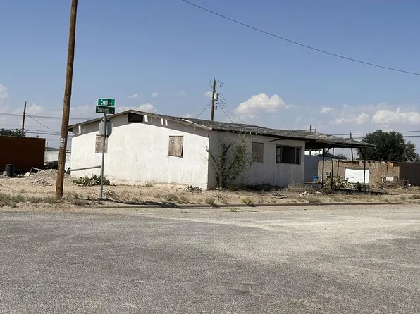 701 N Cross Ave, Wink, TX 79789