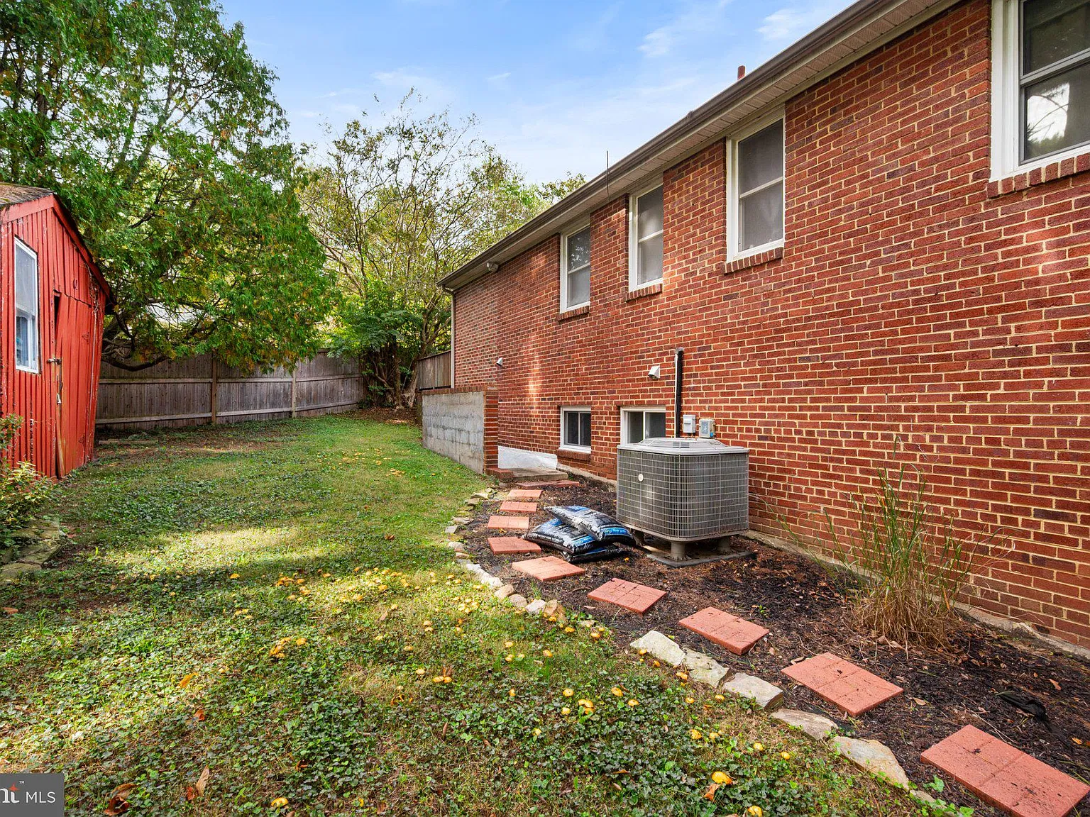 1 bed, 1.0 bath, 3500 sqft, $1,999 — Photo 1