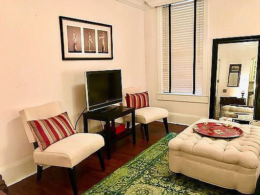 2nd image of 715 Washington St APT 2