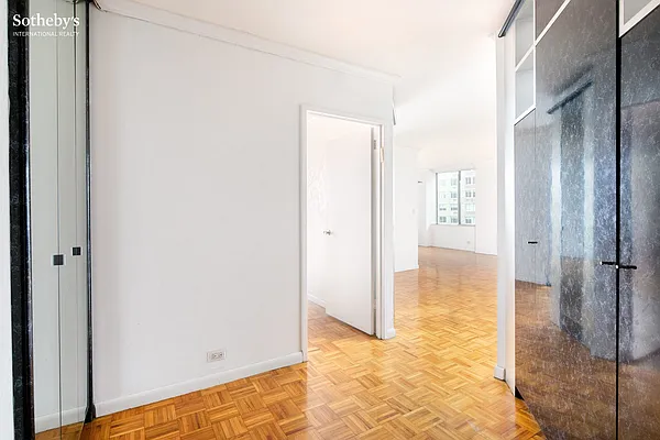 Sold by Sotheby's International Realty | media 7