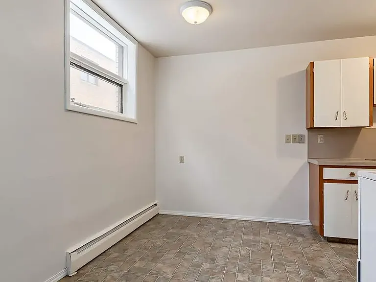 535 Belfast St SE — Photo 11