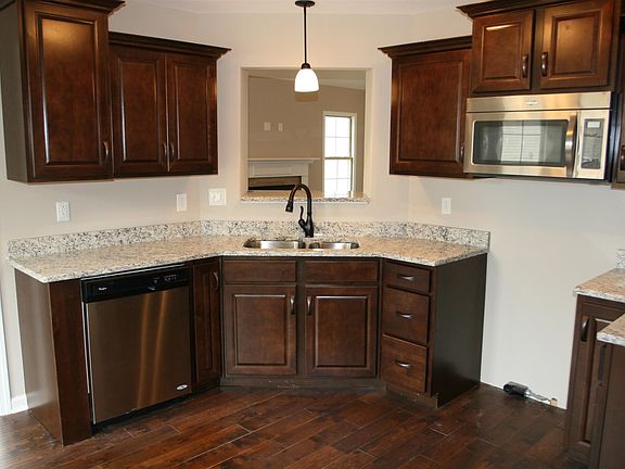 2nd image of 205 E Winterberry Trl