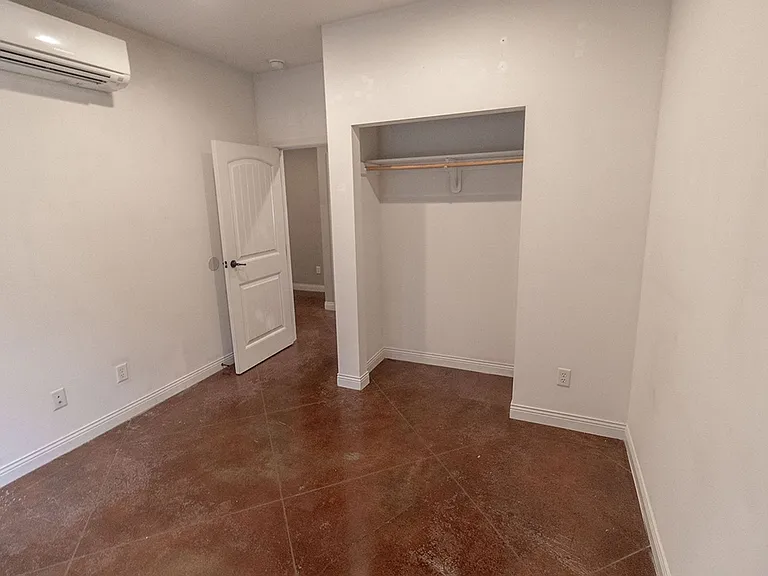1413 Paris Rd — Photo 12