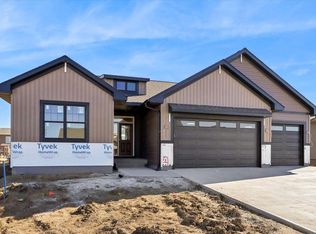 730 Chamberlin Ln, Northliberty, IA 52317