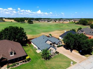 118 Golfers Way, Azle, TX 76020