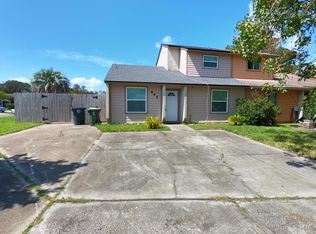 645 Aquatic Dr, Atlantic Beach, FL 32233