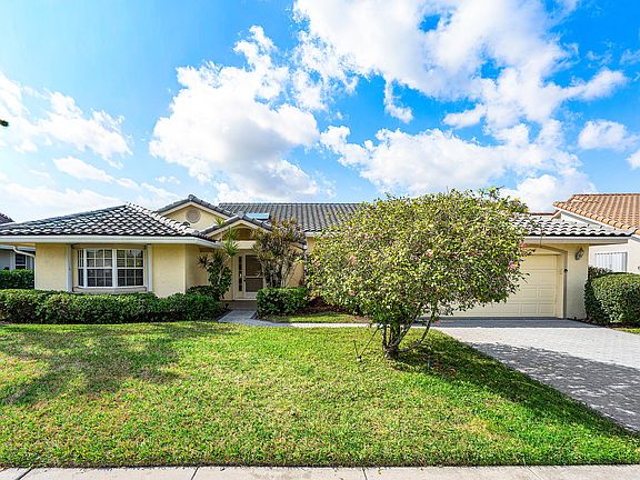 4th image of 6122 Golf Villas Drive