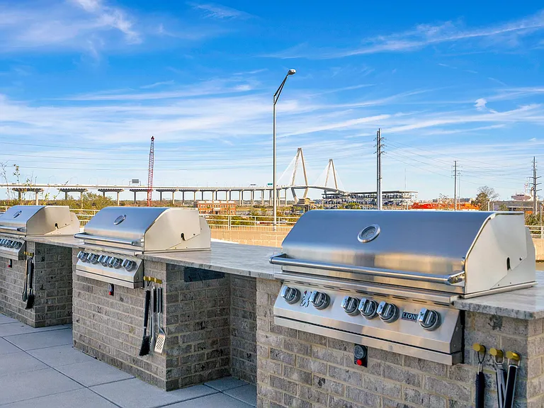 Morrison Yard — Photo 14