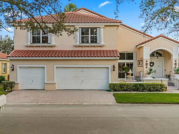 3rd image of 3322 SW 51st St