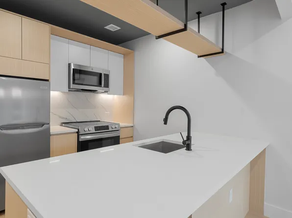 77-63 Vleigh Place image 3 of 17