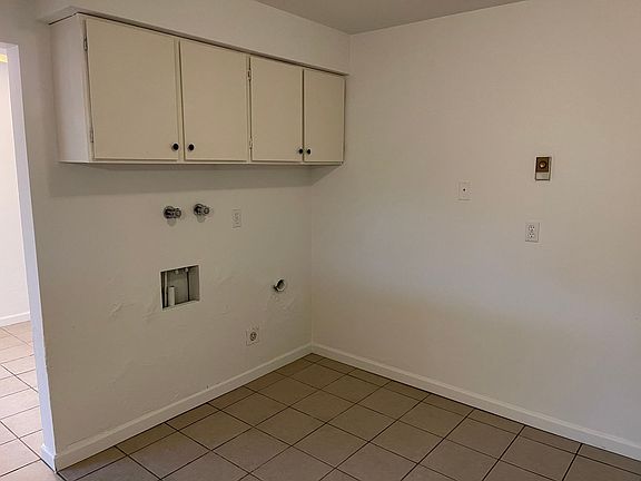 3rd image of 1619 W 5th Ave #B