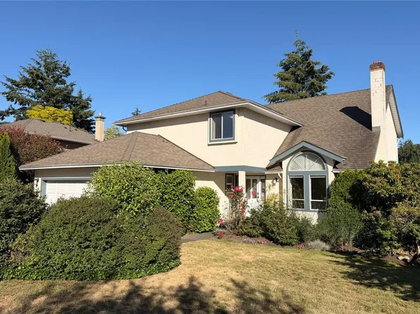 4767 Elliot Pl, Saanich, BC V8Y 3E4