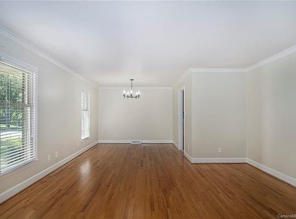 5th image of 6818 Heatherford Dr