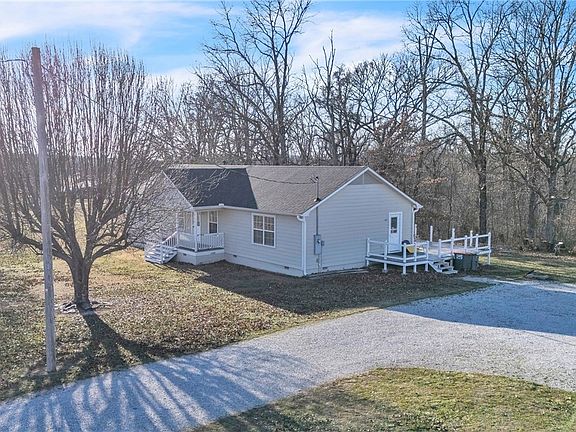 3rd image of 15457 Ashmore Dr
