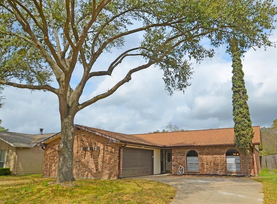 1st image of 16822 Great Glen Dr