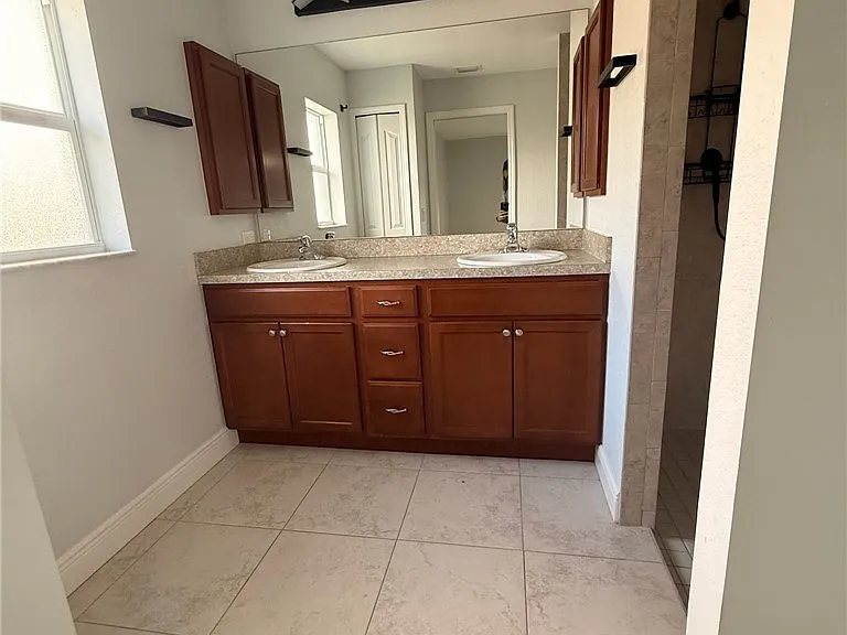 3195 Mayflower Ter — Photo 16