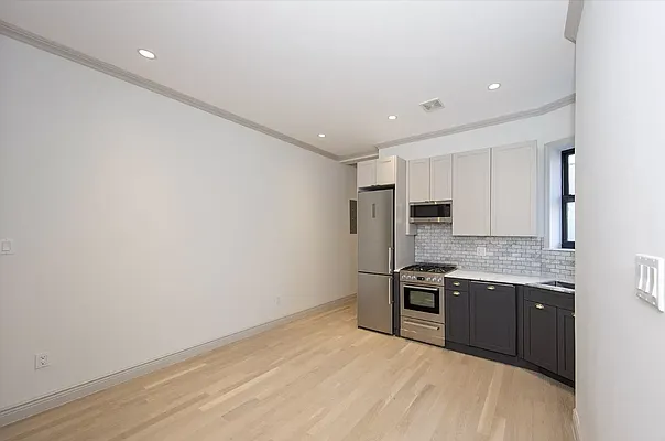 Rented by REAL New York | media 11