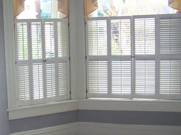 MBR bay windows (southern exposure)