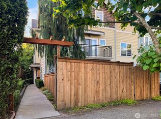 7321 47th Ave SW UNIT B, Seattle, WA 98136