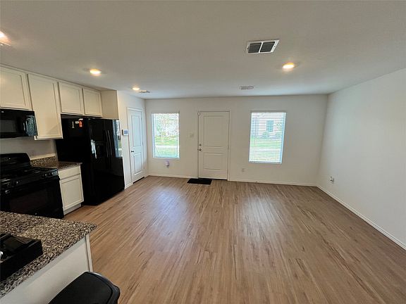 2nd image of 460 Whistlestop Way
