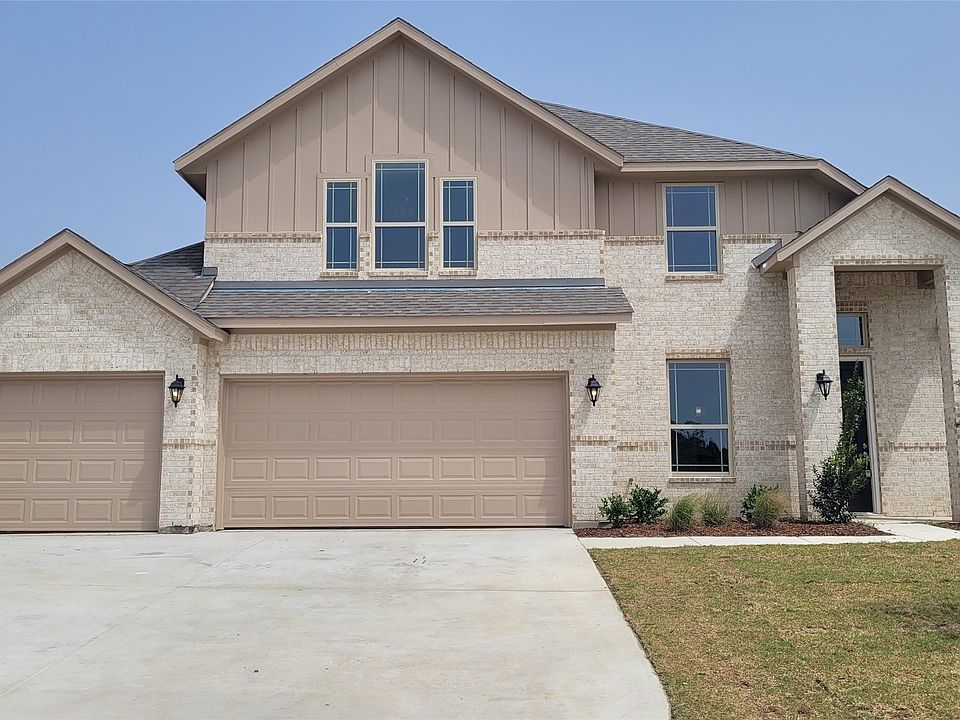 1st image of 733 Candace Dr