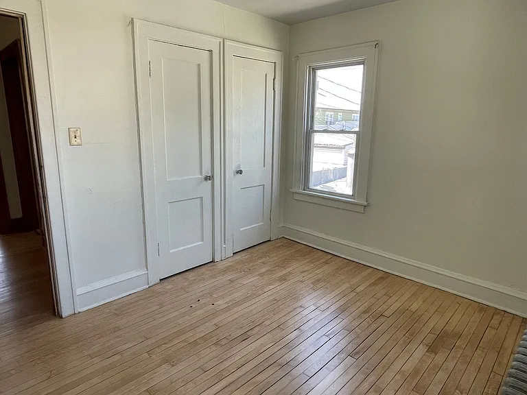 5911 W Burnham St — Photo 15